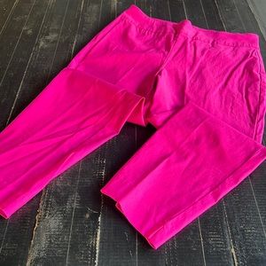 Chico’s “so slimming” pull on crop pants
